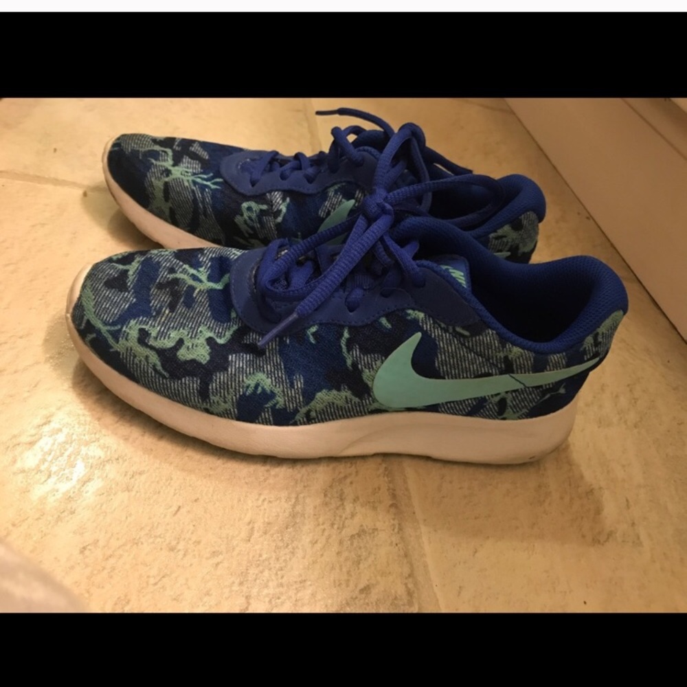 Women's nikes